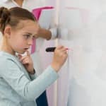 child has problems listening and daydream - al ain